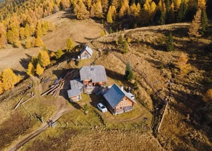 Проживание в семье Almhuette Auf Der Laussnitz Alm - Auszeit In Schoener Bergidylle Auf 1836m Реннвег-ам-Качберг